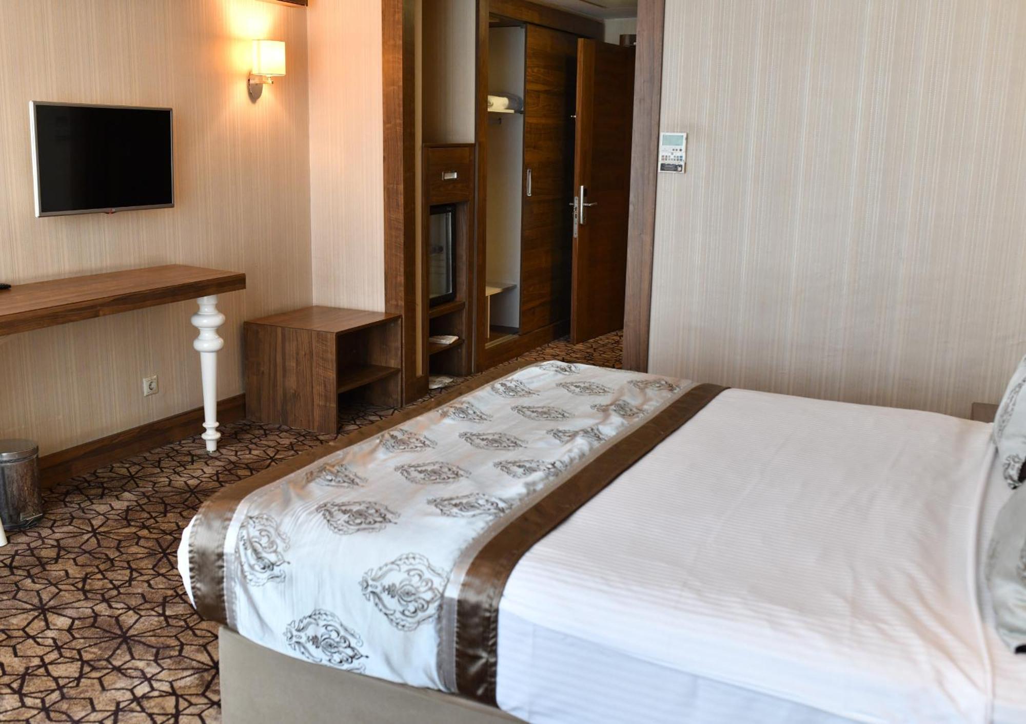 Royal Hotel Inegol Extérieur photo